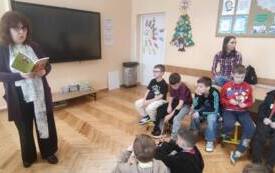 Galeria aktualności Spotkanie z poetką Urszulą Krajewską‑Szeligowską w klasach I e i II c 3
