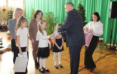 Uroczysty apel z okazji Święta Patrona Szkoły 3