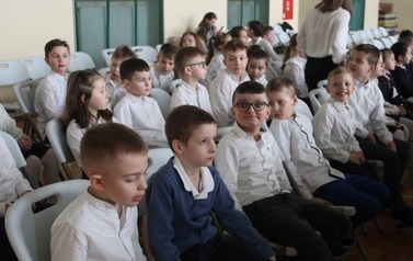 Uroczysty apel z okazji Święta Patrona Szkoły 12