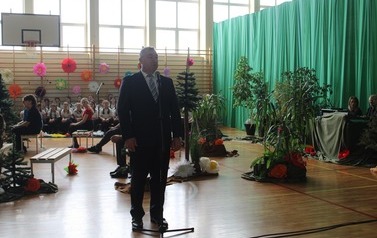 Uroczysty apel z okazji Święta Patrona Szkoły 16