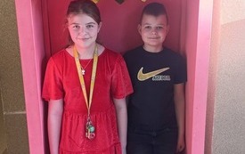 Galeria aktualności Dzień Kobiet w naszej szkole &ndash; elegancja, uśmiechy i świetna zabawa! 13