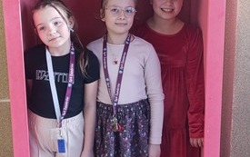 Galeria aktualności Dzień Kobiet w naszej szkole &ndash; elegancja, uśmiechy i świetna zabawa! 14