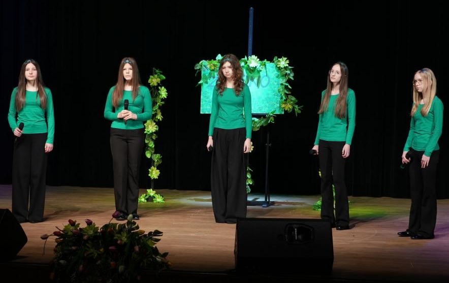 Zdjęcie do III Og&oacute;lnopolski Festiwal Przeboj&oacute;w Wiosennych "Zielono mi"
